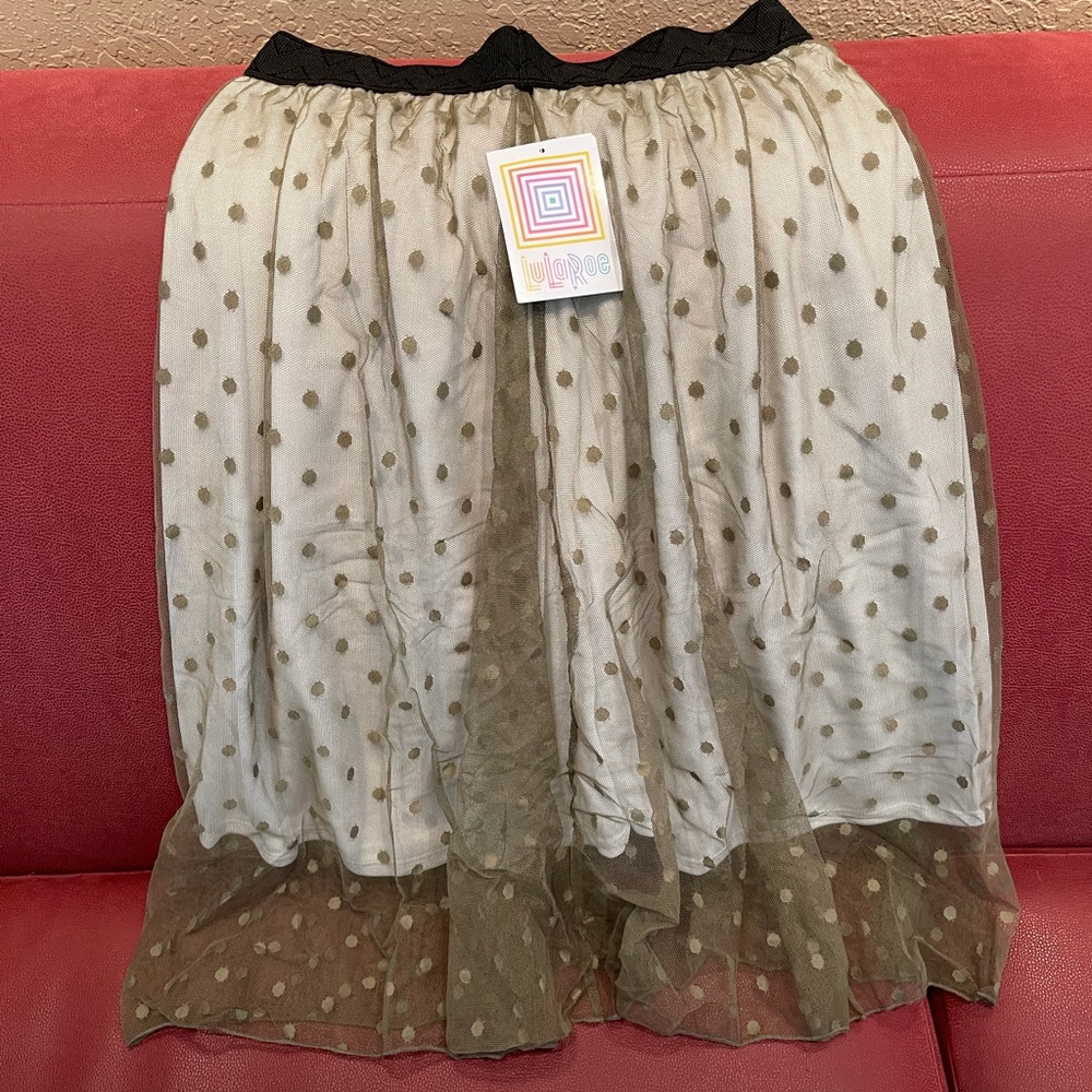BNWT Lola skirt size Small